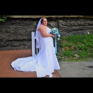 Wedding dress size 24